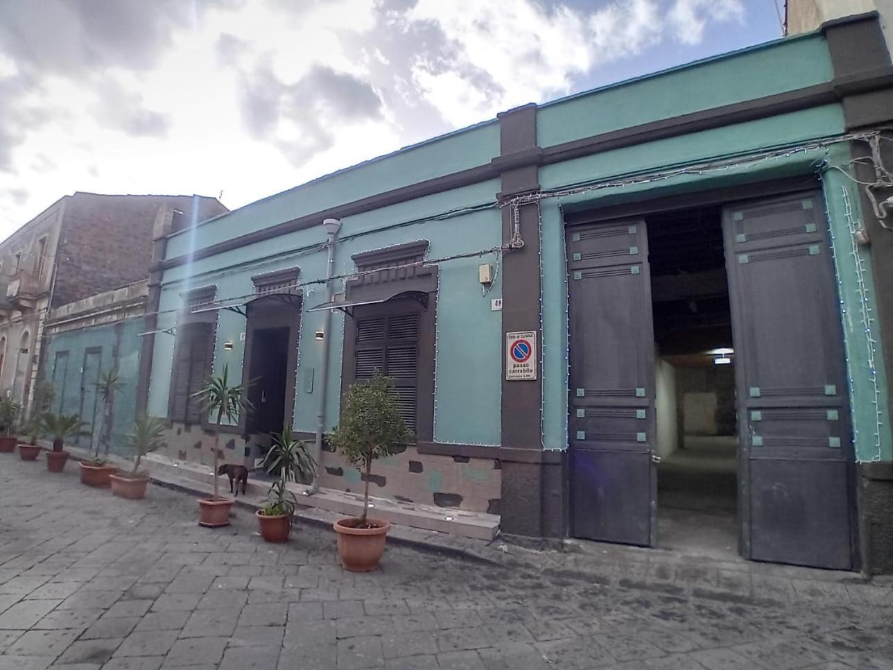 Porta Garibaldi 1 *